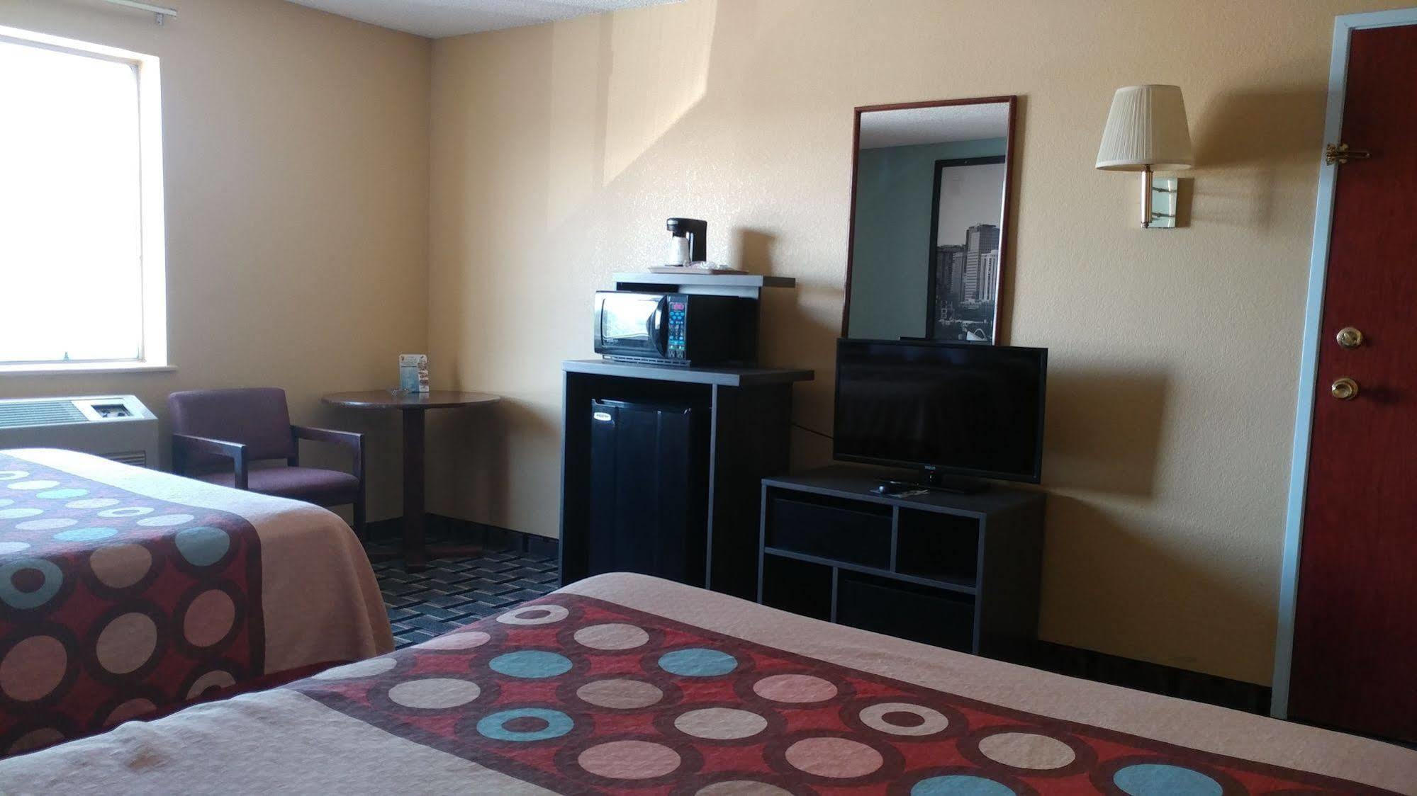 Super 8 By Wyndham Henderson North East Denver Exterior photo